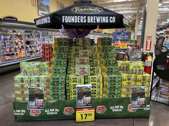 A Beautiful Founders Display from our Sales Rep, Mike! 😍
Retailers, to order some of these great products, check out the Retailer Portal https://www.beerhouseky.com/BeerHouseRP
.
#beerhouseky #beerhousekentucky #foundersbrewing