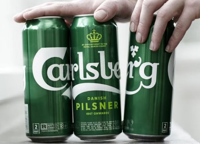 Carlsberg is a perfectly balanced Danish Pilsner is wonderfully crisp and refreshing, with a full flavour and a distinctive hoppy aroma. Retailers, order yours on the RP! https://www.beerhouseky.com/BeerHouseRP
.
#beerhouseky #beerhousekentucky #carlsbergbeer