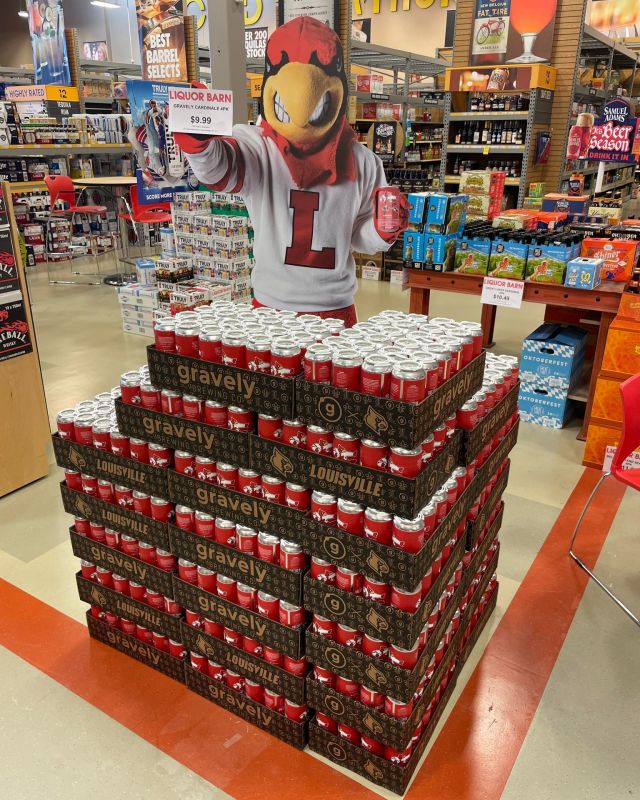 A Beautiful Gravely Cardinal display from our sales rep Mike! 😍
.
#beerhouseky #beerhousekentucky #gravelybrewingco
